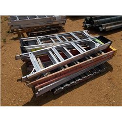 1 LOT 6' STEP LADDER