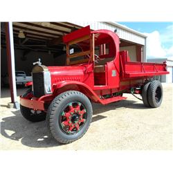 1928 MACK AB S/A DUMP, S/N 5110564, 4 CYL GAS ENG, CHAIN DRIVE, 9' DUMP BODY, RECENT RESTORATION, TH