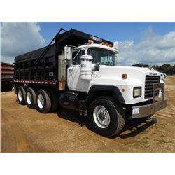 1999 MACK RD690S TRI-AXLE DUMP, S/N 1M2P264C0XM027181, MACK EM7-300 DIESEL ENG, 7 SPD TRANS, 44REARS