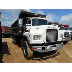 1994 MACK DM690 T/A DUMP, S/N 1M2B209C8RM014987, EM7-300 MACK ENG, 7 SPD TRANS, 44K REARS, 18K FRONT