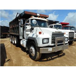 1996 MACK RD688S TRI-AXLE DUMP, S/N 1M2P267C5TM026632, MACK E7-350 ENG, 8LL TRANS, 44K REARS, ENGINE