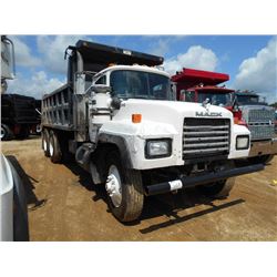 1997 MACK RD688S T/A DUMP, S/N 1M2P267C1VM029546, MACK E7-350 ENG, 13 SPD TRANS, 44K REARS, 15' 15-1