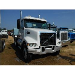 2002 VOLVO T/A TRUCK TRACTOR, S/N 4V5KC9GH42N309220, VED12 465 HP DIESEL ENG, 10 SPD TRANS, 46K REAR