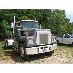 1987 MACK RS686ST T/A TRUCK TRACTOR, S/N M083090, MACK DIESEL, 6 SPD (COUNTY OWNED) (SELLING OFFSITE