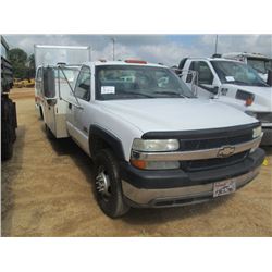 2002 CHEVROLET 3500 SERVICE TRUCK, S/N 1GBJC34172F132922, DIESEL ENG, A/T, TOOL BODY