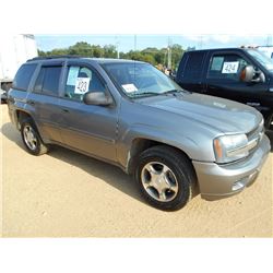 2008 CHEVROLET TRAIL BLAZER SUV, S/N 1GNDS13S082200429, GAS ENGINE, A/T, ODOMETER READING 129,095 MI