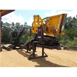 JOHN DEERE 437D LOG LOADER, S/N 256227 (14 YR) ECAB W/AIR, DELIMBER, MTD ON 2014 BIG JOHN T/A TRAILE