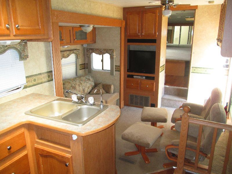 2008 31RG NORTHSHORE GOOSENECK TRAVEL TRAILER, S/N 47CFF2S298P619779, 3