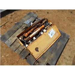 1 LOT PORTABLE PULLER & MYD PUMP