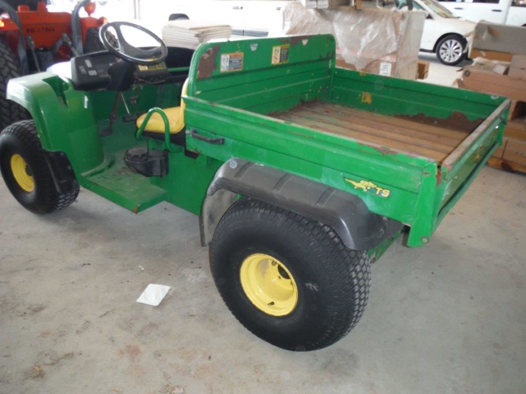 2007 JOHN DEERE TS GATOR 4X2, S/N WO4X2SD020110, DUMP BED, METER