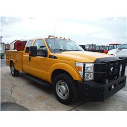 2011 FORD F350 EXT CAB SERVICE TRUCK, S/N 1FD8X3E67BEC54559, V8 GAS ENGINE, A/T, KNAPHEIDE SERVICE B