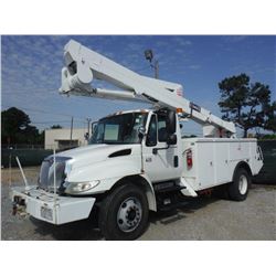 2005 INTERNATIONAL 4300 BUCKET TRUCK, S/N 1HTMMAAR15H131801, 7.6L DIESEL ENGINE, A/T, HI RANGER AERI