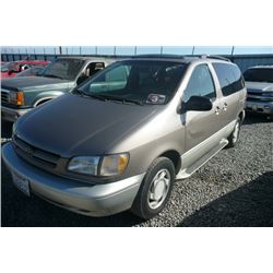 98 Toyota Sienna 4 Dr  Passenger Van - ADT - DRIVE MC KK