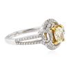 Image 2 : 18KT Two-Tone Gold 0.99ctw Fancy Light Yellow Diamond Ring