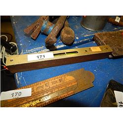 VINTAGE BRASS AND WOOD LEVEL