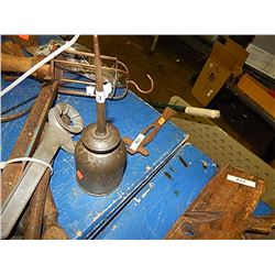 VINTAGE OIL CAN