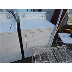 DRYER - KENMORE HEAVY DUTY - ONLY OUTSIDE BECAUSE IT CAME IN LAST MINUTE - 24 HOUR WARRANTY WITH PUR