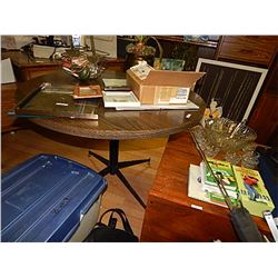 ROUND TABLE WITH METAL LEGS