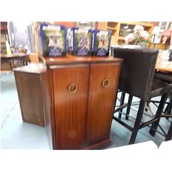 VINTAGE 2 DOOR CABINET