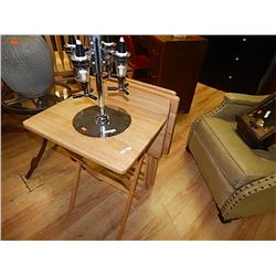 MAPLE TV TRAYS - 4 TTL