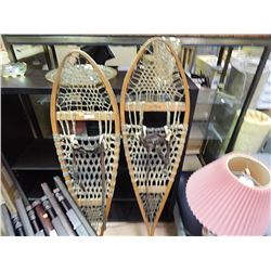 VINAGE SNOW SHOES