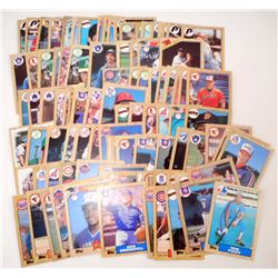LOT OF APPROXIMATELY 100 VINTAGE TOPPS BASEBALL CARDS