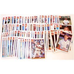 LOT OF APPROXIMATELY 100 VINTAGE TOPPS BASEBALL CARDS