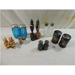 LOT 8 ASSORTED SALT & PEPPER SHAKERS