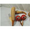 Image 3 : BOX LOT ASSORTED MARACAS & GURIOS