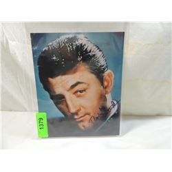 ROBERT MITCHUM AUTOGRAPHED PHOTO COA