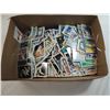 Image 2 : BOX LOT ASSORTED BASEBALL CARDS LOOSE