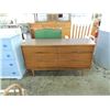 Image 1 : MID CENTURY 6 DRAWER DRESSER