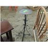 Image 1 : VINTAGE METAL PLANT STAND