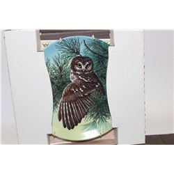 KNOWLES FINE CHINA OWLS SET (DECORATIVE PLATE)