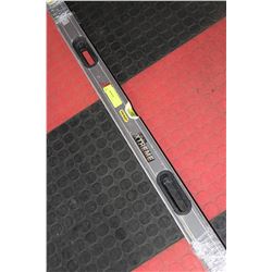 BUNDLE OF ALUMINUM LEVELS ON CHOICE