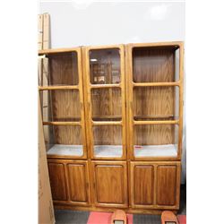 OAK CHINA CABINET MISSING ONE PANE OF GLASS
