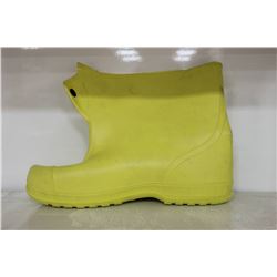 PAIR OF ON GUARD OVER BOOT PROTECTION ON CHOICE