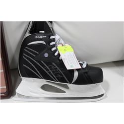 CLAUDE GIROUX SIGNED HOCKEY SKATE W/ COA