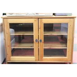 ENTERTAINMENT CENTER/STAND