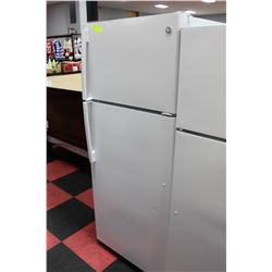 WHITE GE FRIDGE (7 DAY WARRANTY)