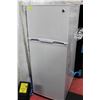 Image 1 : GE APARTMENT SIZE FRIDGE (7 DAY WARRANTY)