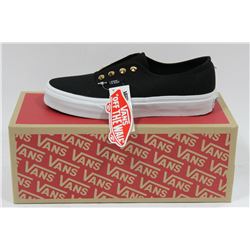 PAIR OF VANS SHOES MENS SIZE 5.5