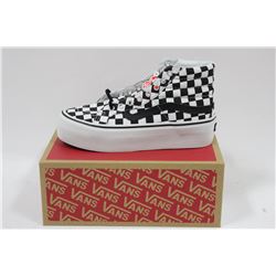 PAIR OF VANS SHOES MENS SIZE 7.5