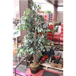 LARGE ARTIFICIAL TREE