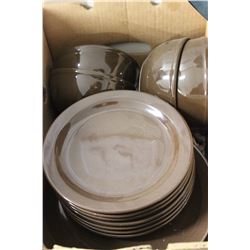 18-PC BROWN DINNERWARE SET