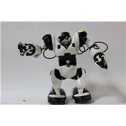 ROBOSAPIEN HUMANOID ROBOT TOY-  NEEDS REMOTE