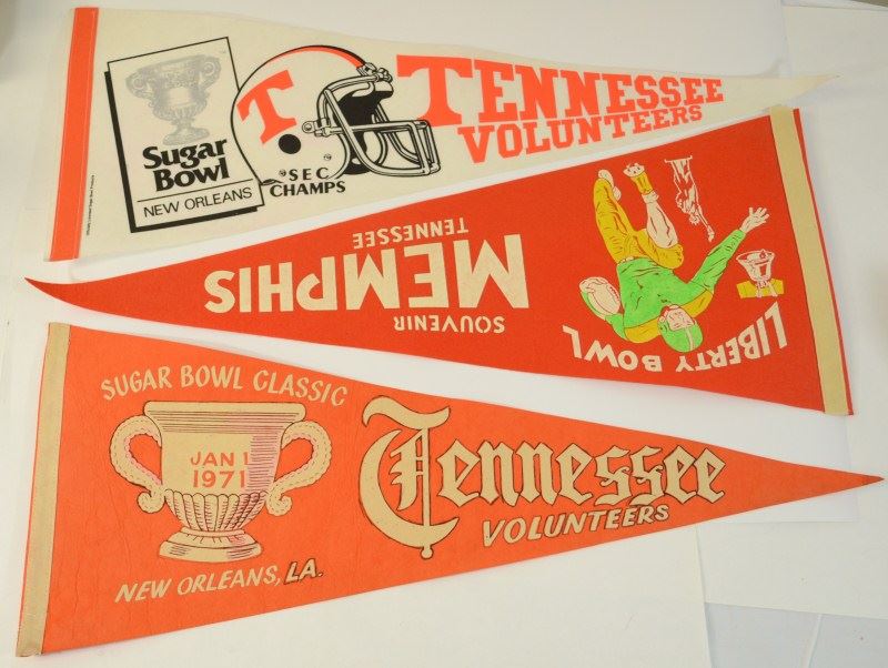 3 FELT PENNANTS TENNESSEE, 2SUGAR BOWLS & 1LIBERTY BOWL