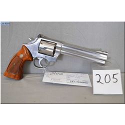 Smith & Wesson Mod 686 .357 Mag cal 6 shot Revolver w/ 152 mm bbl [ stainless finish, adjustable rea