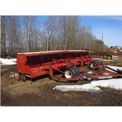 2 - 10' INTERNATIONAL 620 PRESS DRILLS C/W GRASS AND FERTILIZER