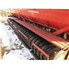 Image 3 : 2 - 10' INTERNATIONAL 620 PRESS DRILLS C/W GRASS AND FERTILIZER
